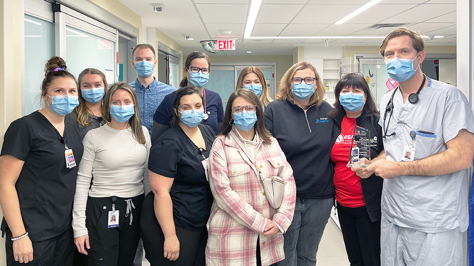 Dr. Cape and ICU receive award